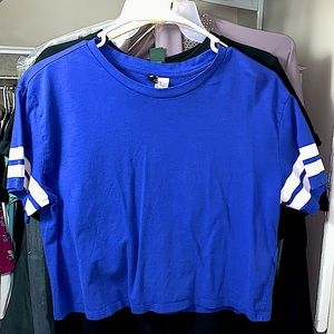 H&M blue crop top